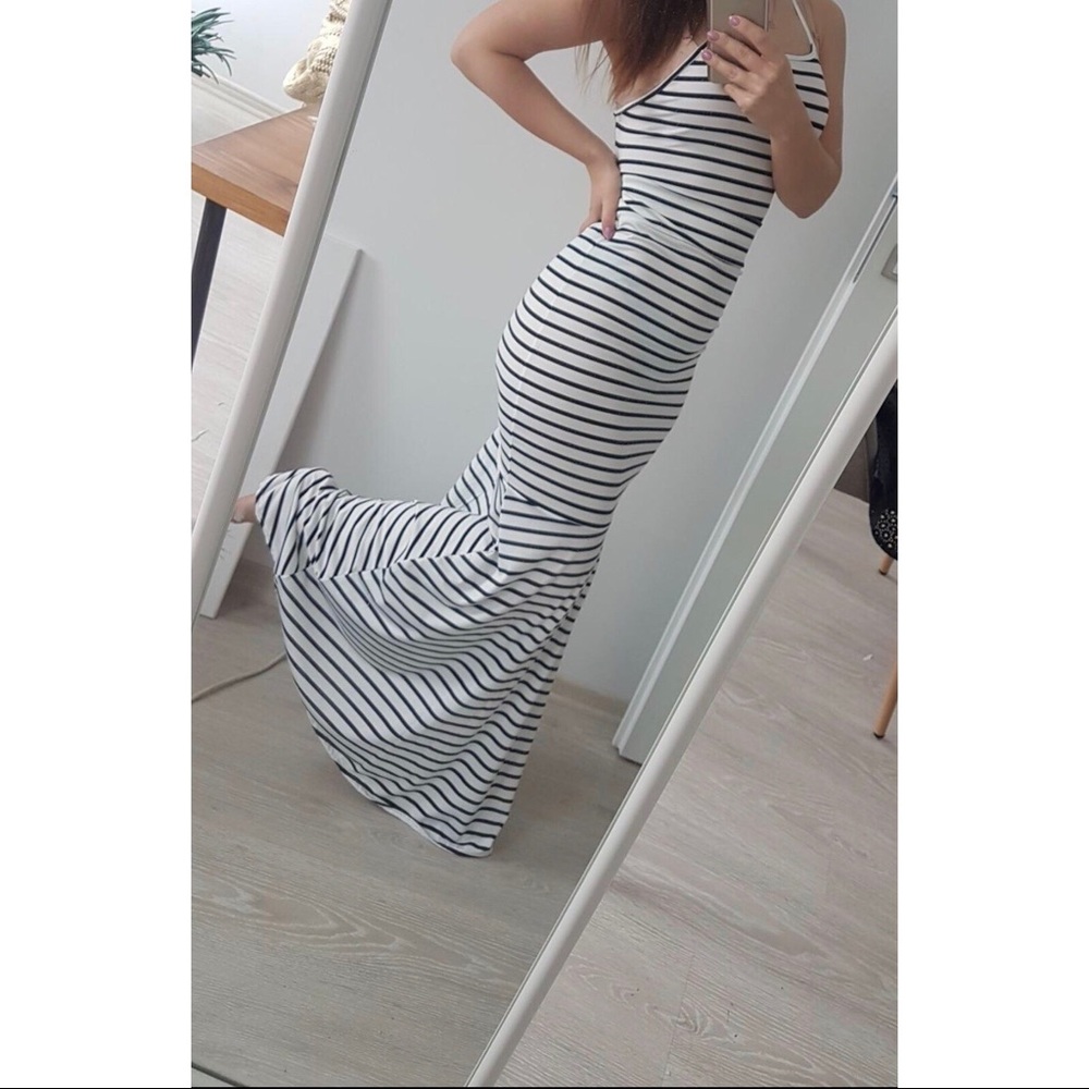 🖤Last one! 🖤Boho Striped Maxi Dress - Picture 4 of 6
